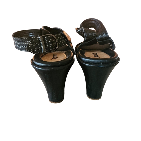 EARTH paradise Women's Leather wedge heel Sandals Size 8.5 - Picture 4 of 7